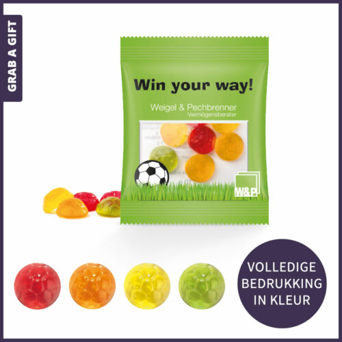 Grab a Gift relatiegeschenken - Fruitgum snoepjes in voetbal vorm in bedrukt uitdeelzakje