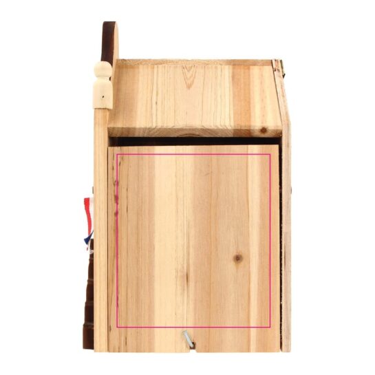 Grab a Gift Relatiegeschenken - FSC Houten Vogelhuisje graveren linkerzijde 130 x 115 mm
