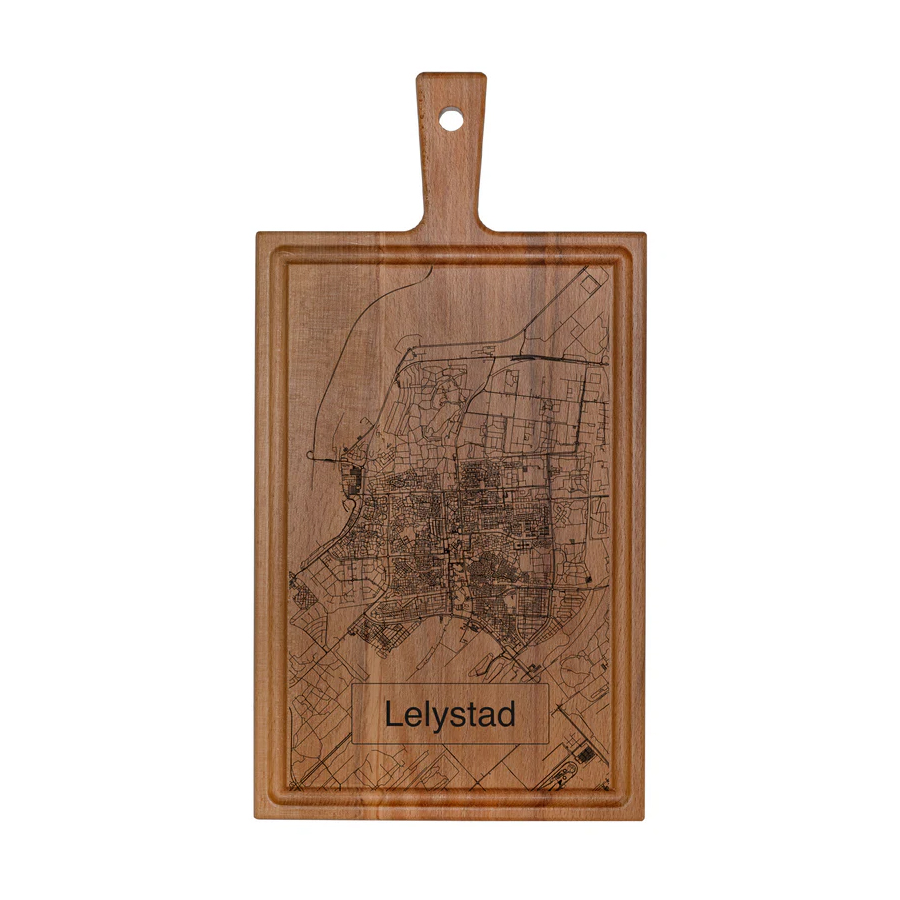 Beukenhouten borrelplank met stadsplattegrond van Lelystad