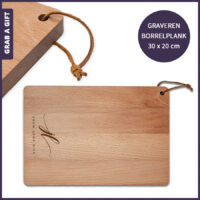 Beukenhouten borrelplank met leertje graveren met logo
