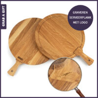 Gepersonaliseerde eikenhouten snijplank met handvat en logo gravure