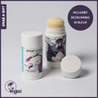 Sport verzorgingsstick met een in kleur bedrukt etiket