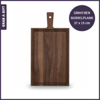 Walnoten borrelplanken met handvat en logo gravure